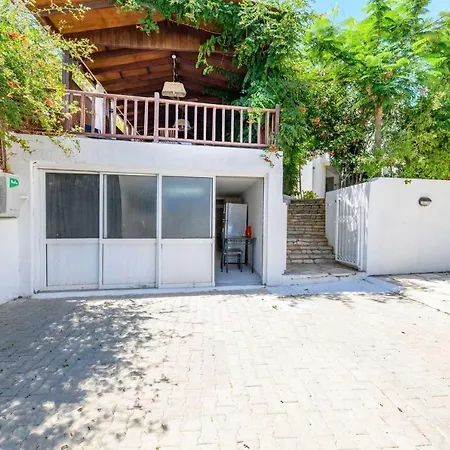 Villa Cyprus Gardens